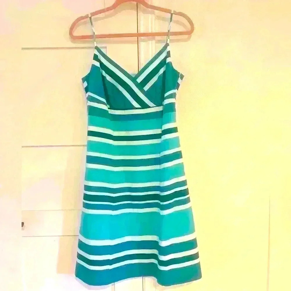 Ann Taylor Blue and Green V Neck Spaghetti Strap Mini Dress- Size 6 EUC - Picture 2 of 6
